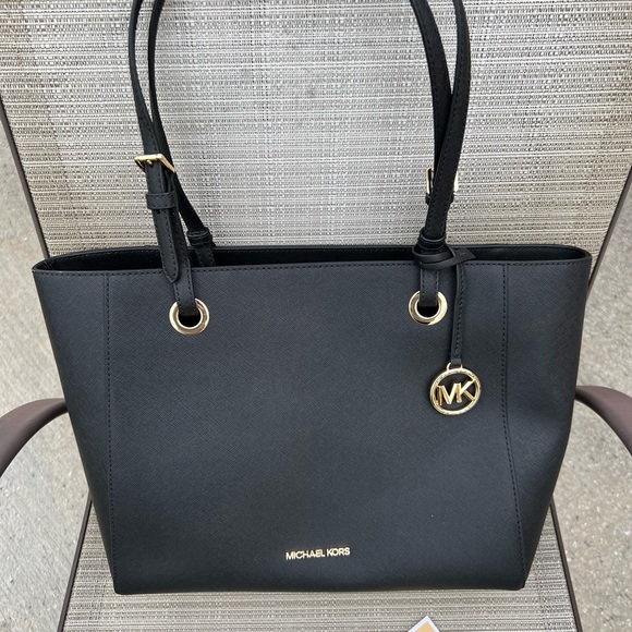 NWT MICHAEL KORS LEATHER WALSH TOTE SHOULDER BAG - Picture 10 of 11